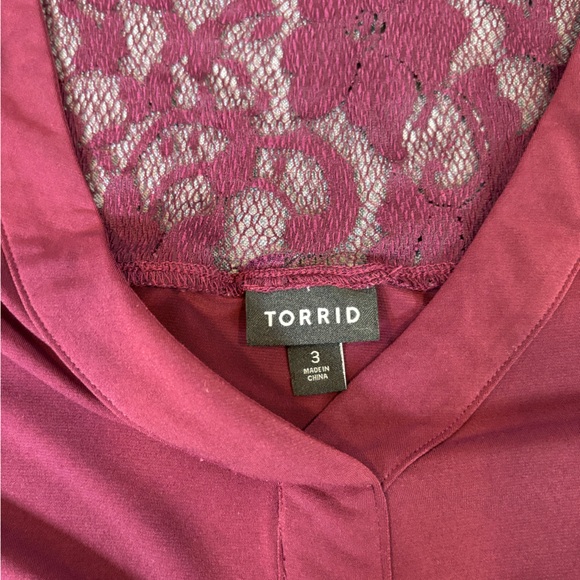 Torrid Lace Back Blouse Size 3 Plus Size Burgundy Roll Tab Sleeve Top - Picture 3 of 7